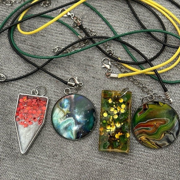 Colorful Pendant necklace set of 4 new handmade resin mixed media - Picture 1 of 7